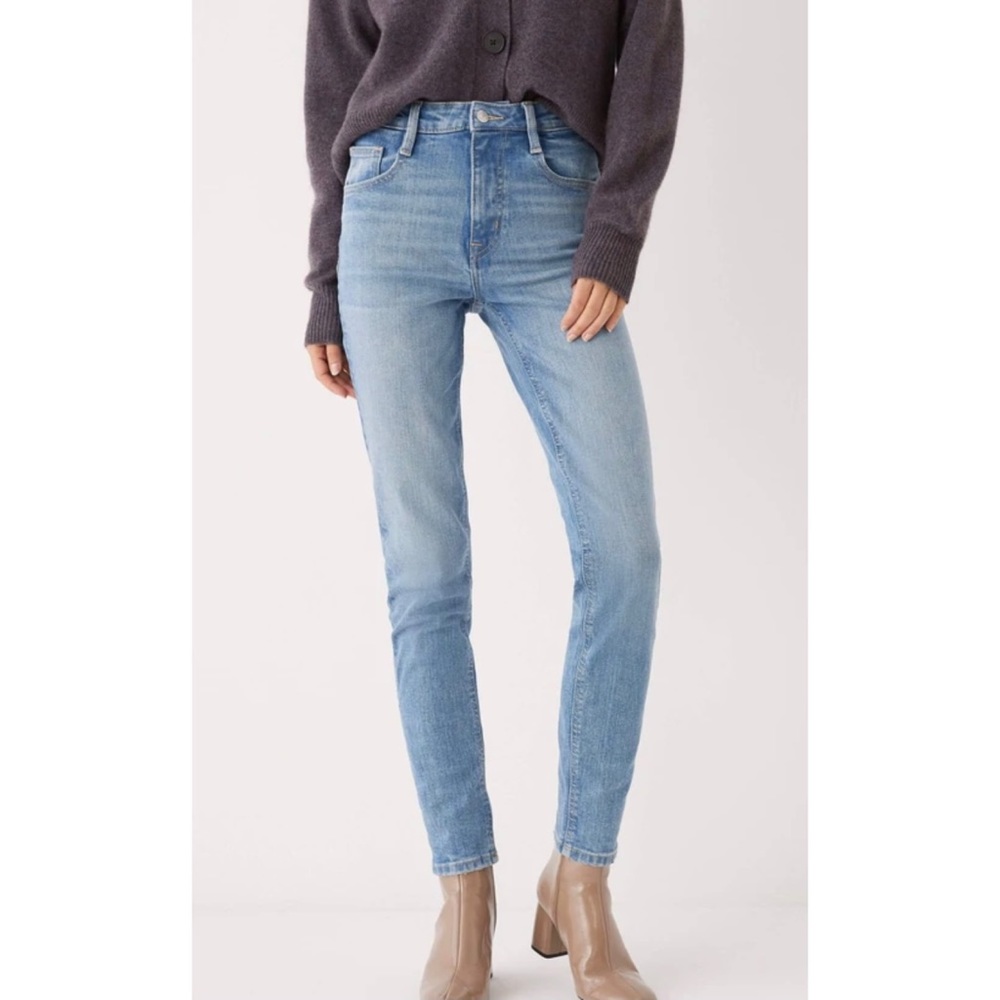 Frank & Oak The Kim Comfort Slim Jean in Light Indigo